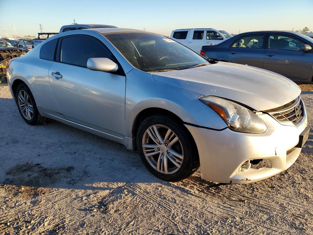 2010 Nissan Altima S - Image 4