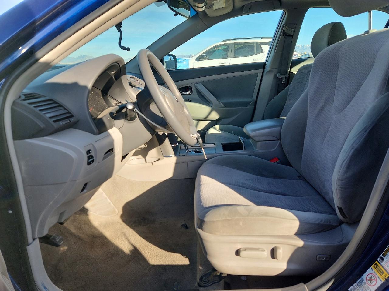 2010 Toyota Camry Le - Image 7