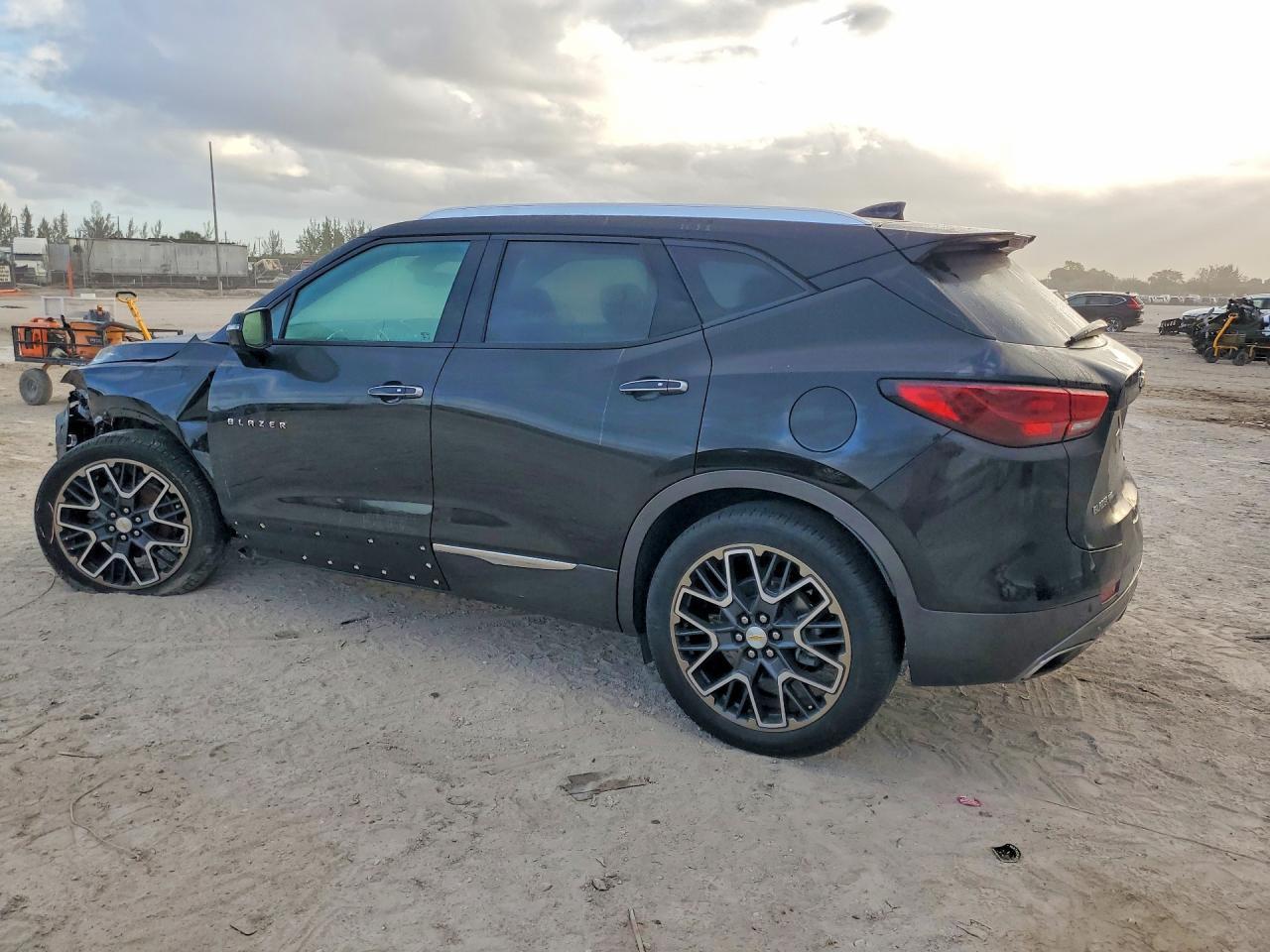 2023 Chevrolet Blazer Premier - Фото 2