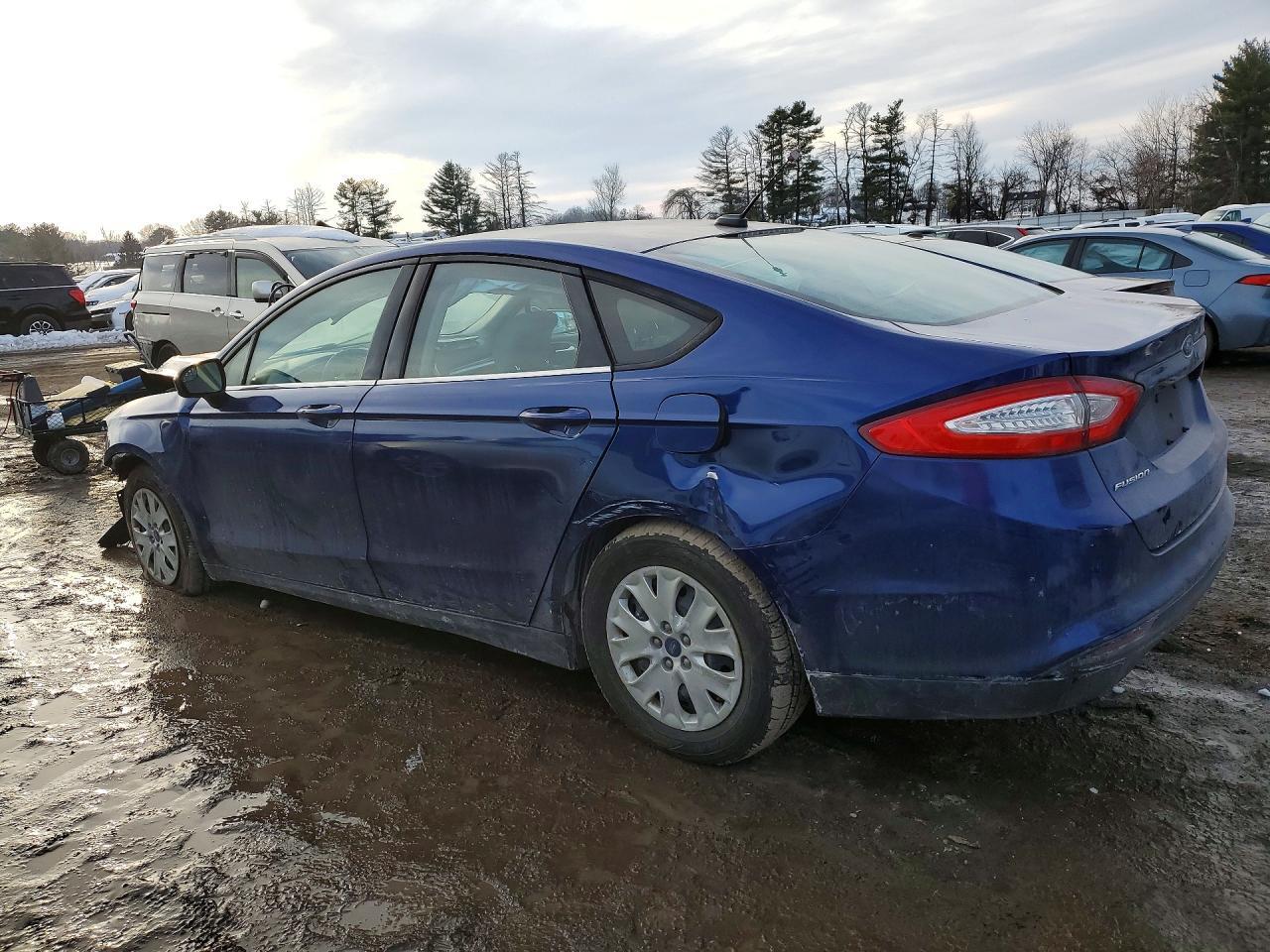 2013 Ford Fusion S - Фото 2