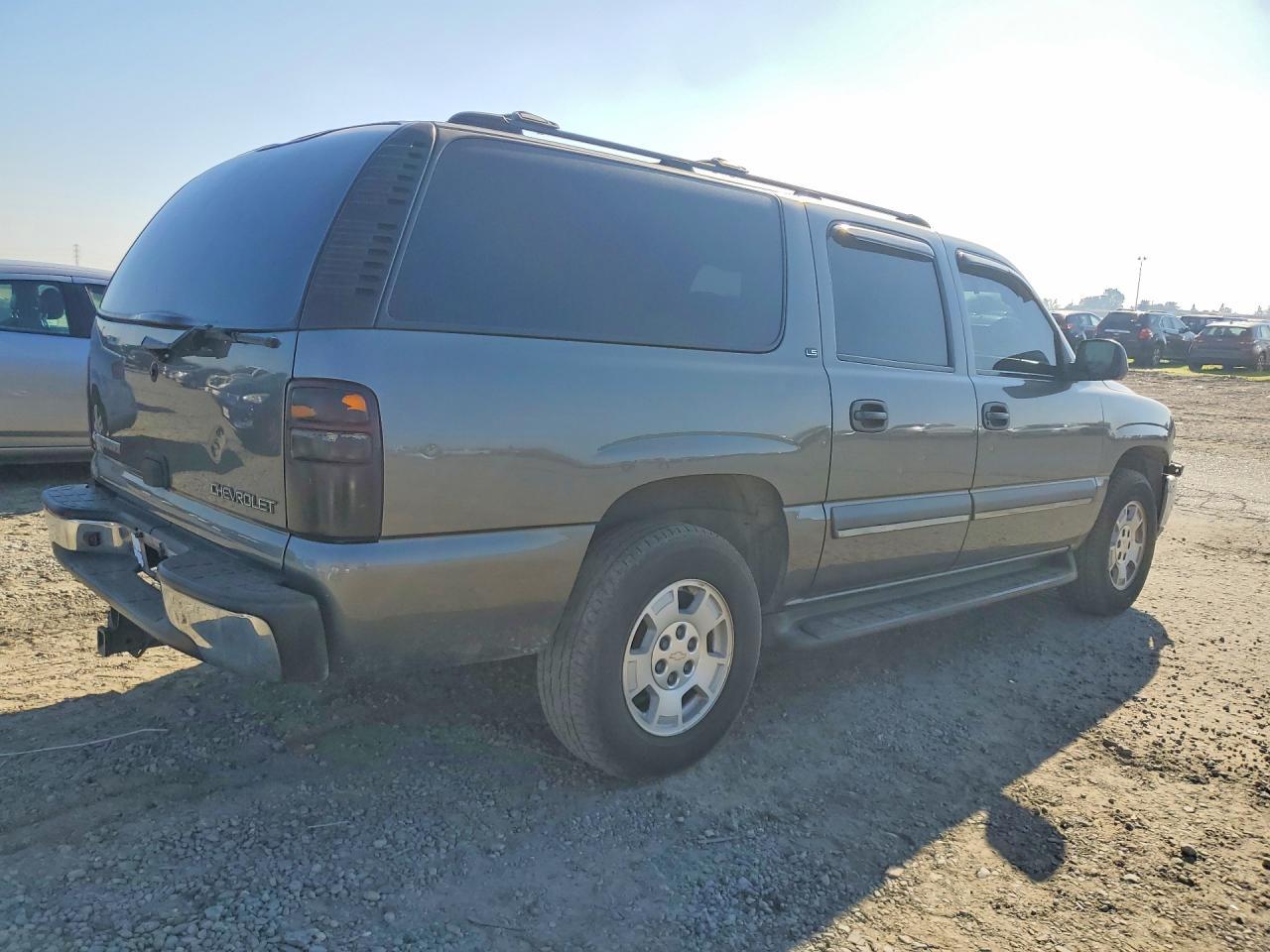 2002 Chevrolet Suburban C1500 - Фото 3