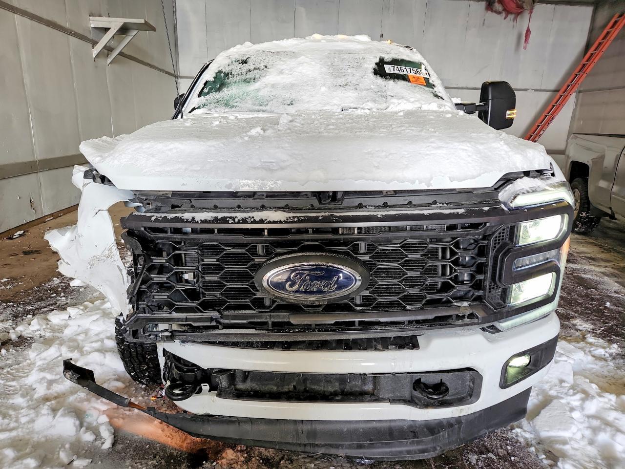 2024 Ford F350 Super Duty - Image 5