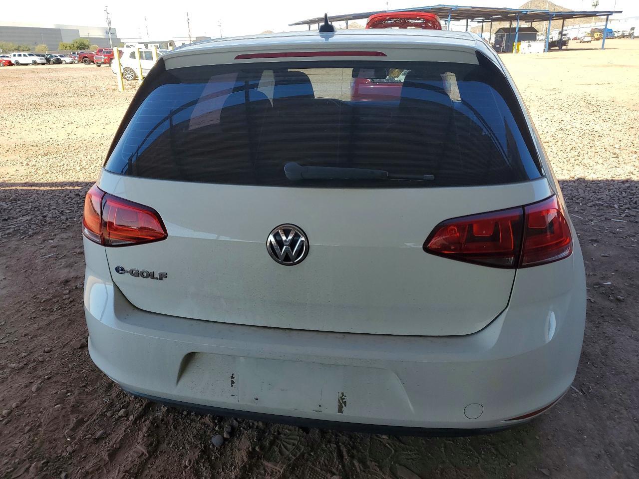 2016 Volkswagen E-Golf Se - Фото 6