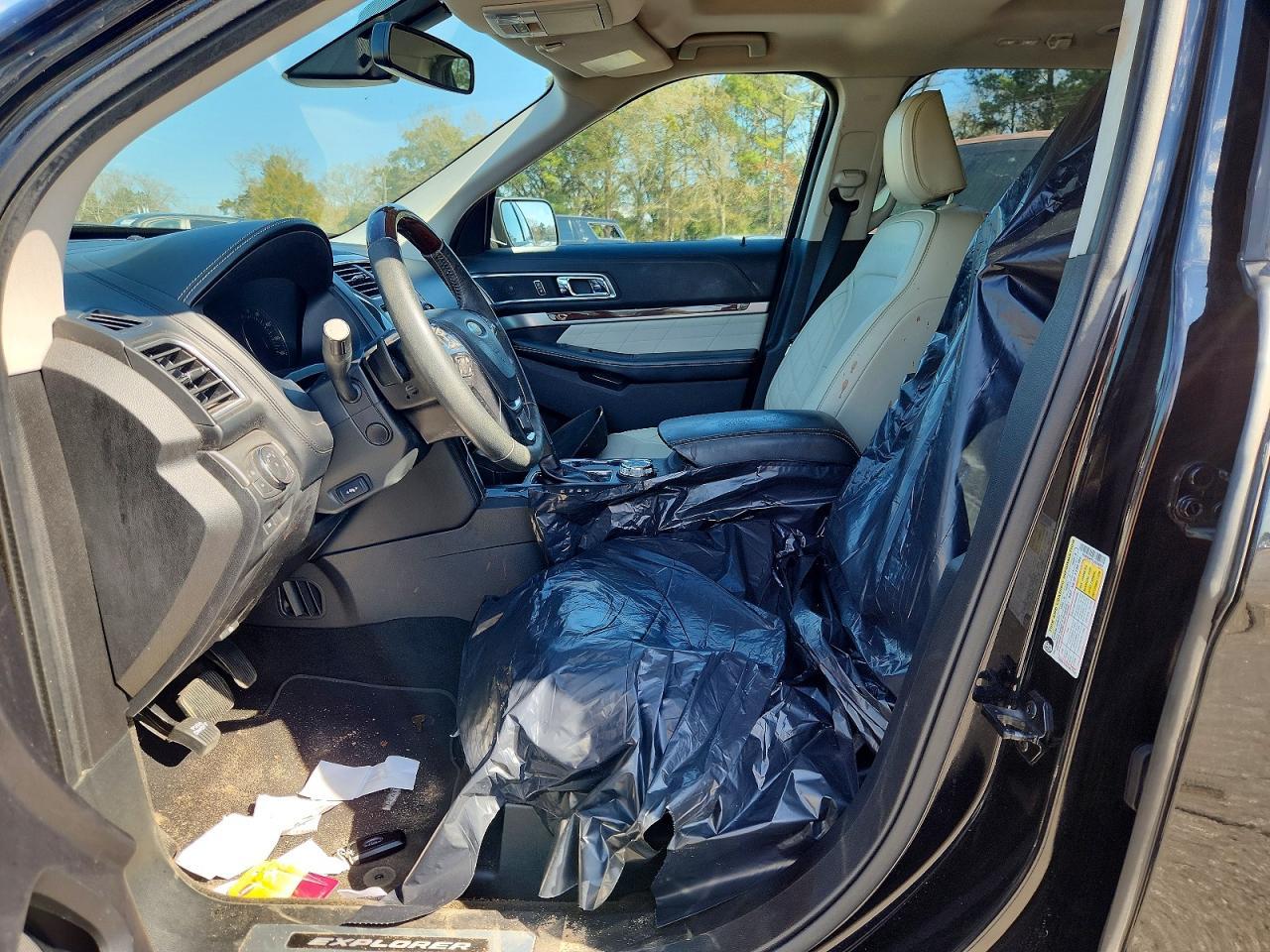 2018 Ford Explorer Platinum - Image 7