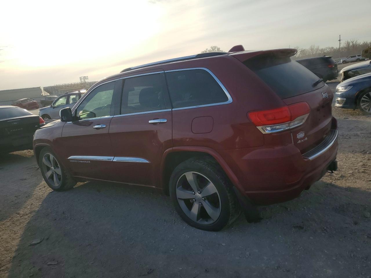 2015 Jeep Grand Cherokee Overland - Фото 2