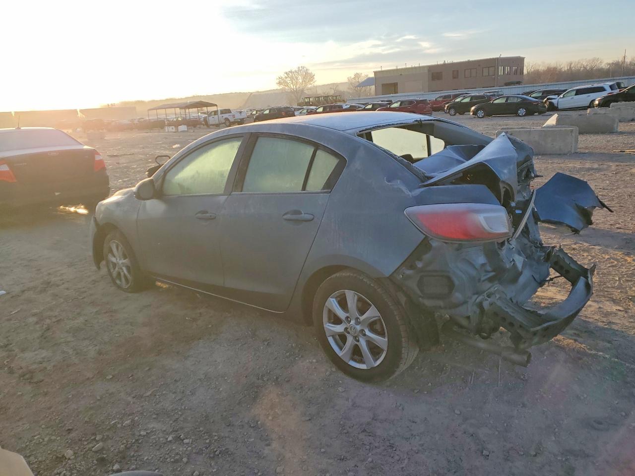 2011 Mazda 3 I - Image 3