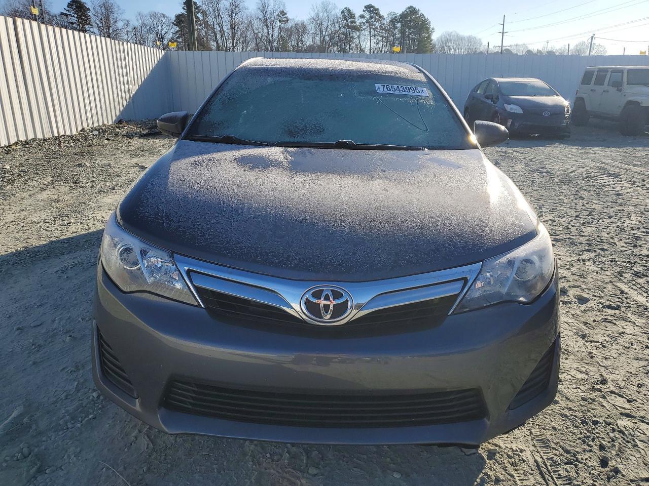 2014 Toyota Camry L - Фото 5