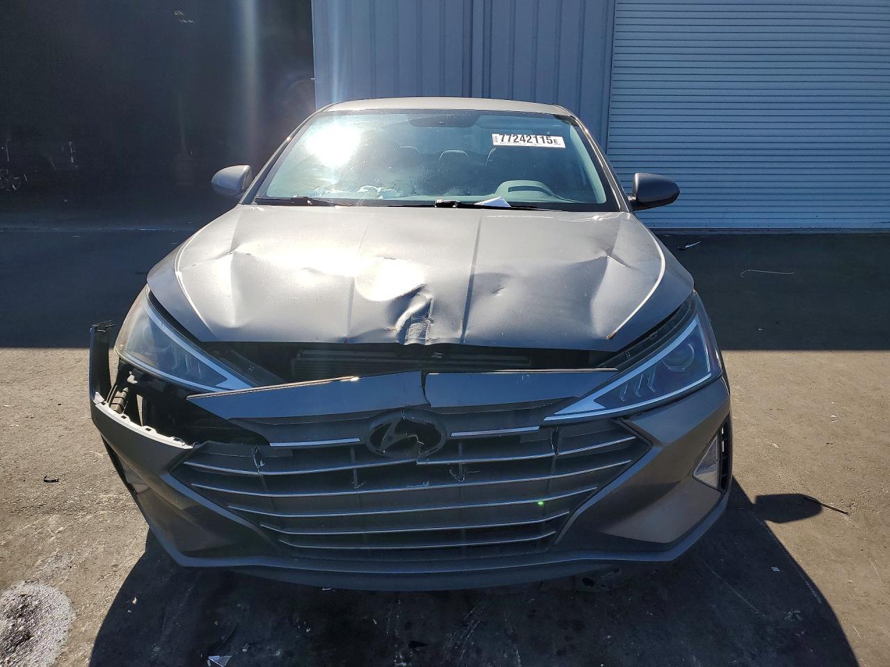 2019 Hyundai Elantra Se - Image 5