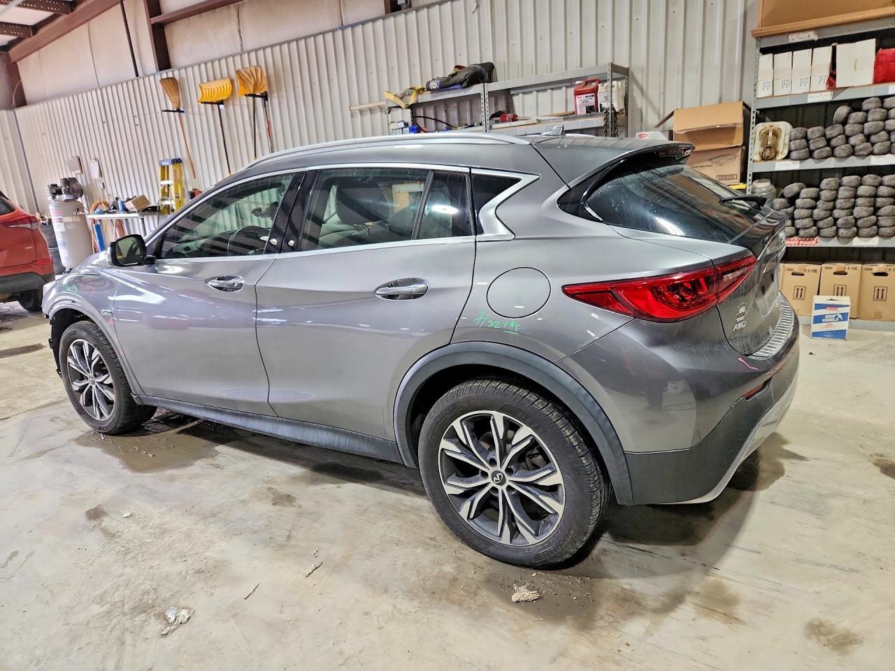 2017 Infiniti Qx30 Base - Фото 2