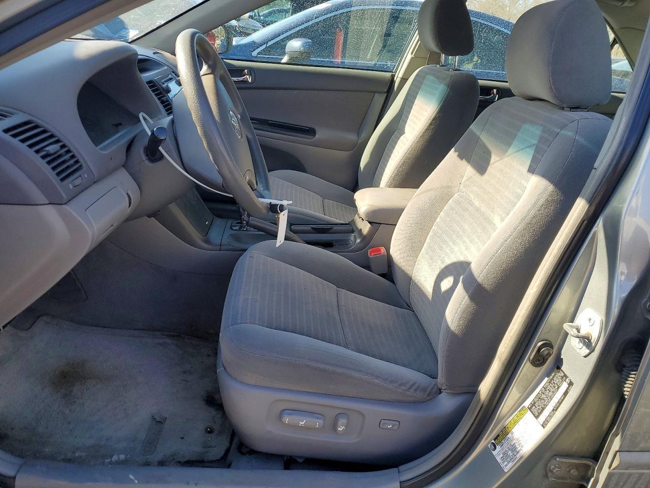 2005 Toyota Camry Le - Image 7
