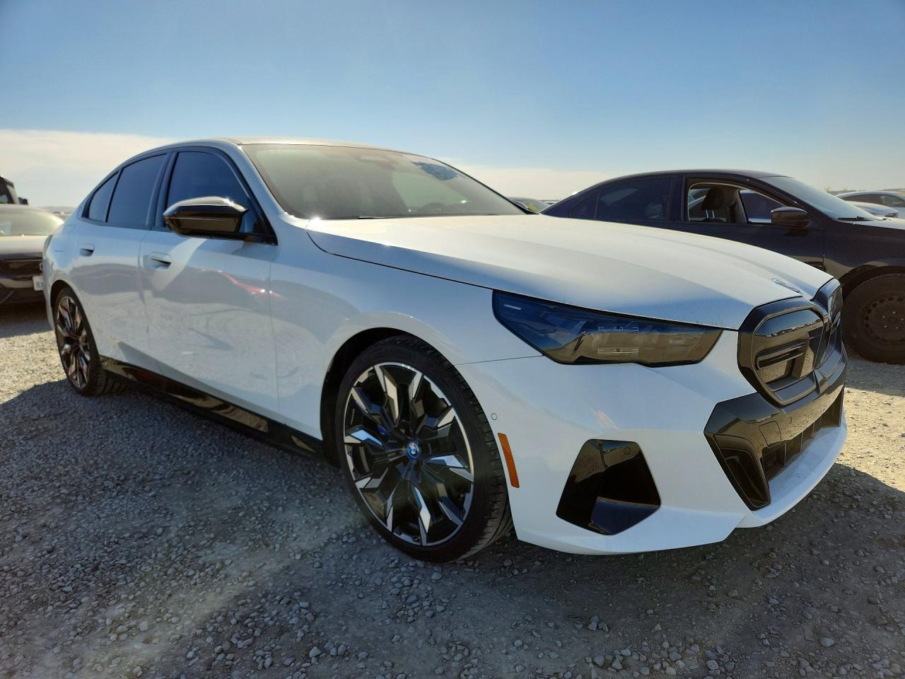 2025 BMW I5 M60 - Фото 4
