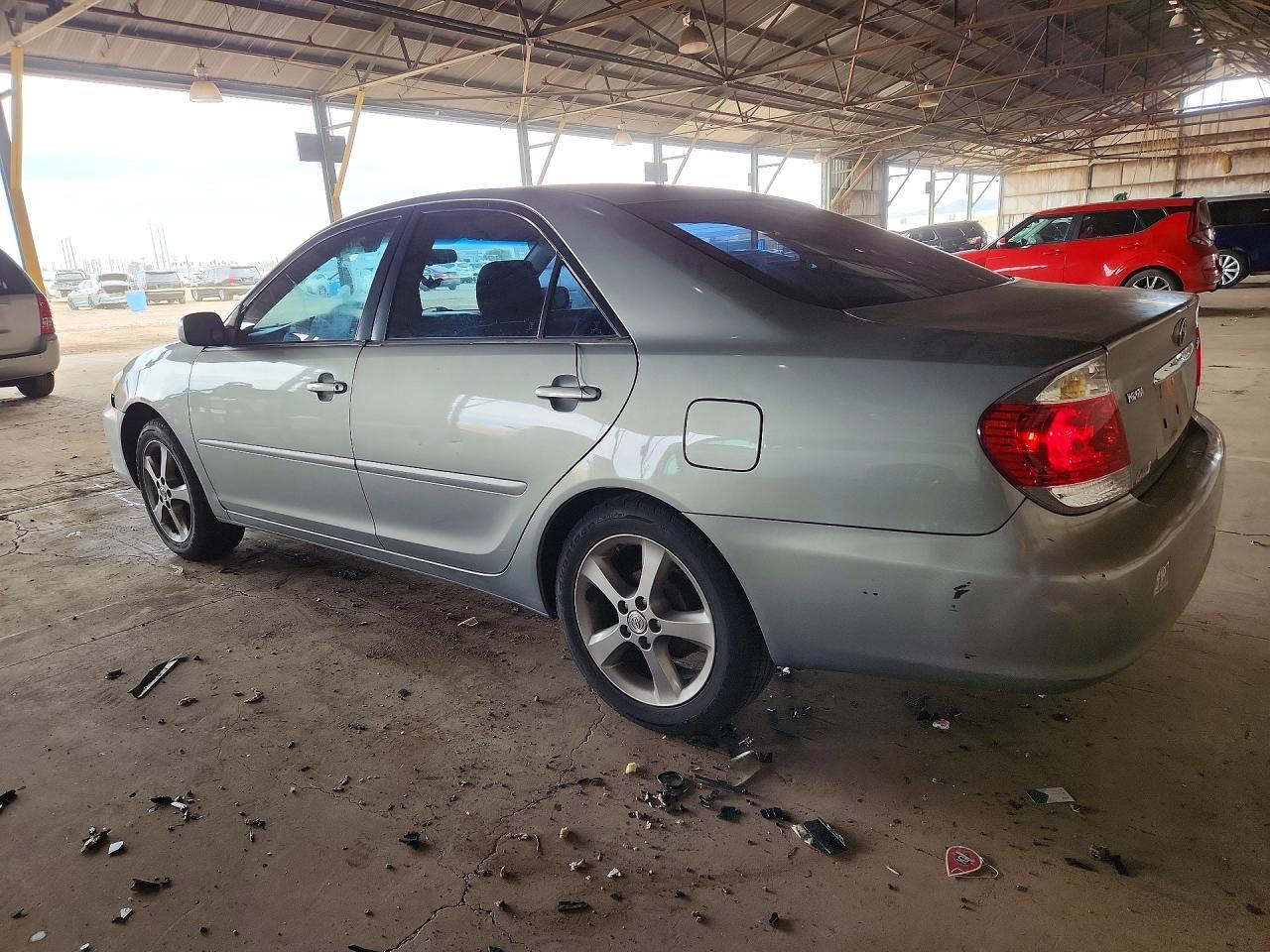 2005 Toyota Camry Le - Фото 2