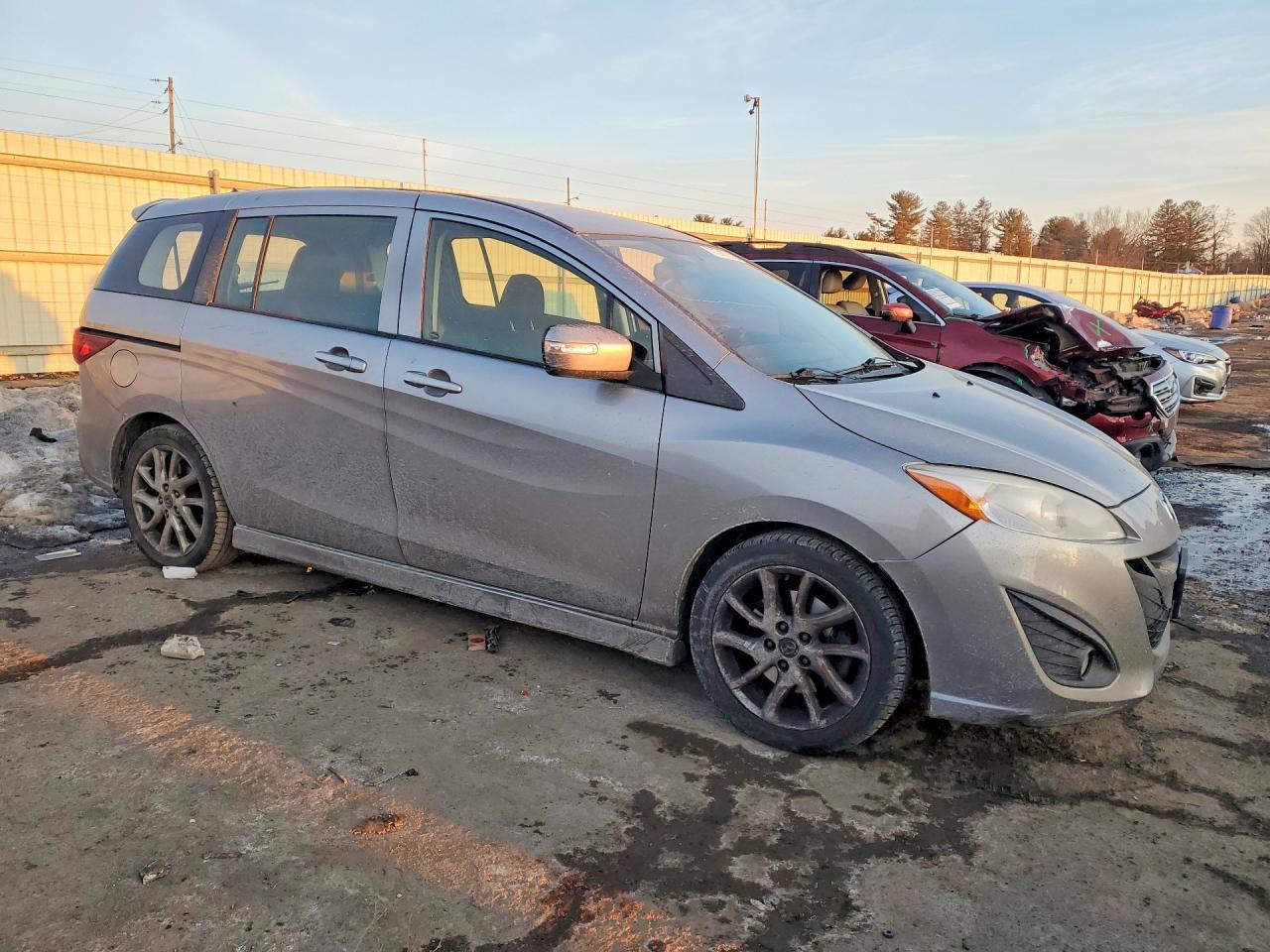 2015 Mazda 5 Touring - Image 4