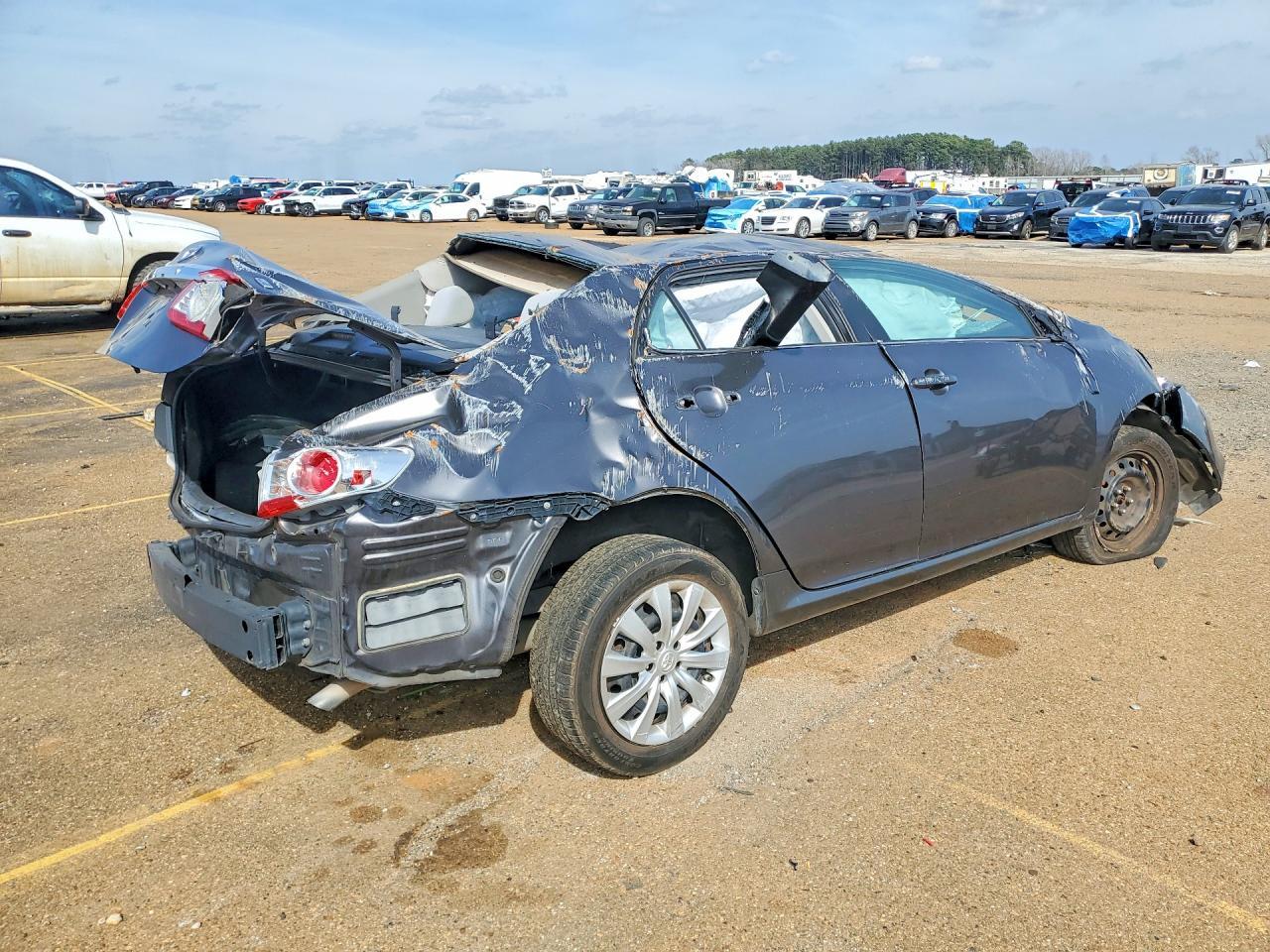 2013 Toyota Corolla Le - Фото 3