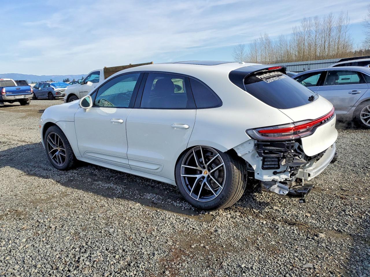 2025 Porsche Macan Base - Image 2