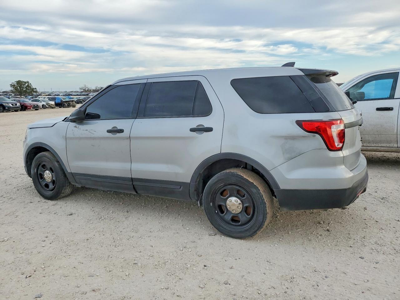 2016 Ford Explorer Police Interceptor - Image 2