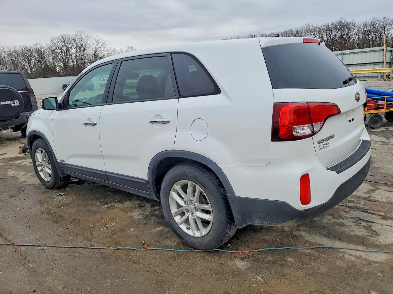 2015 Kia Sorento Lx - Image 2