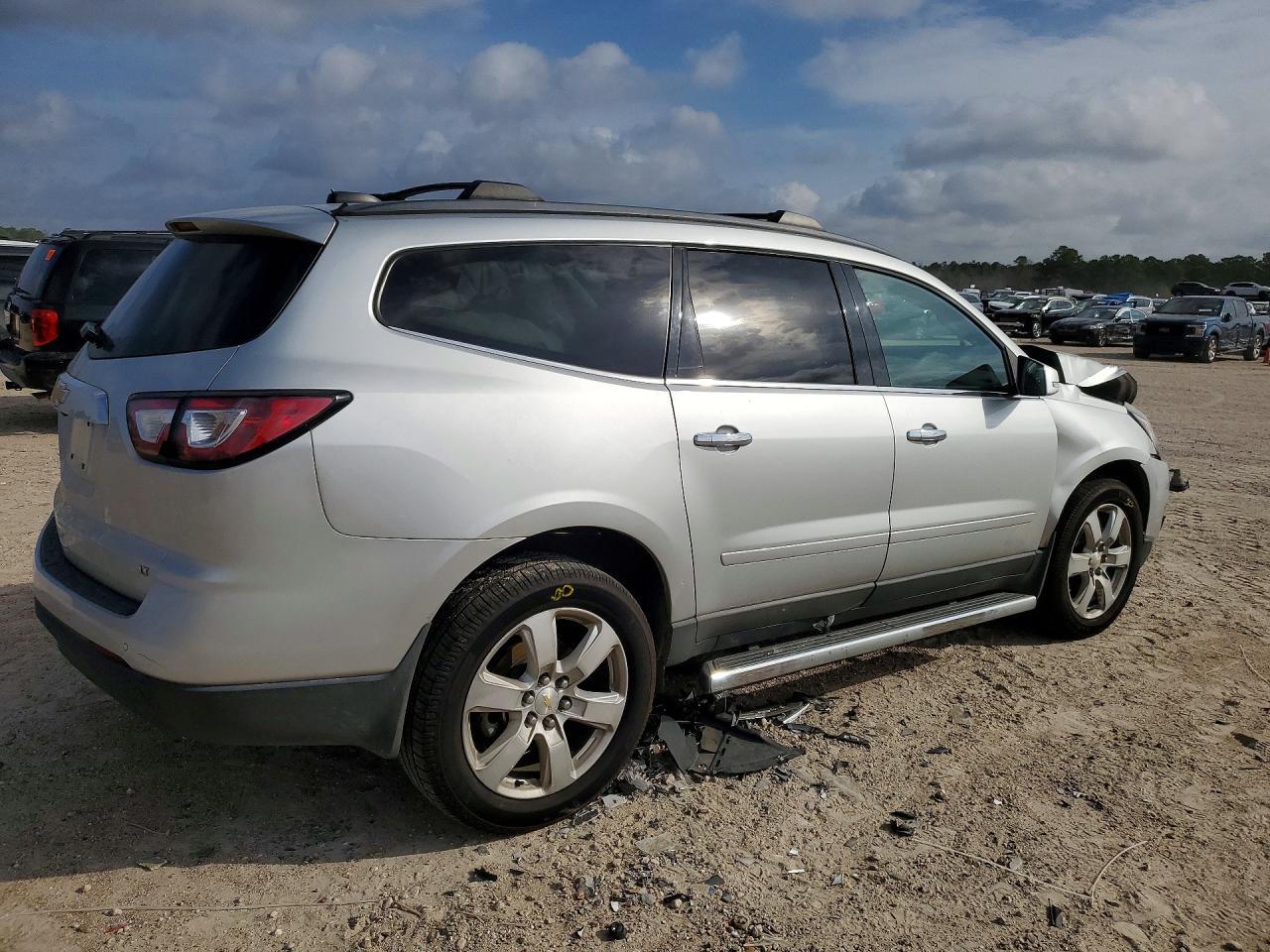 2017 Chevrolet Traverse Lt - Фото 3