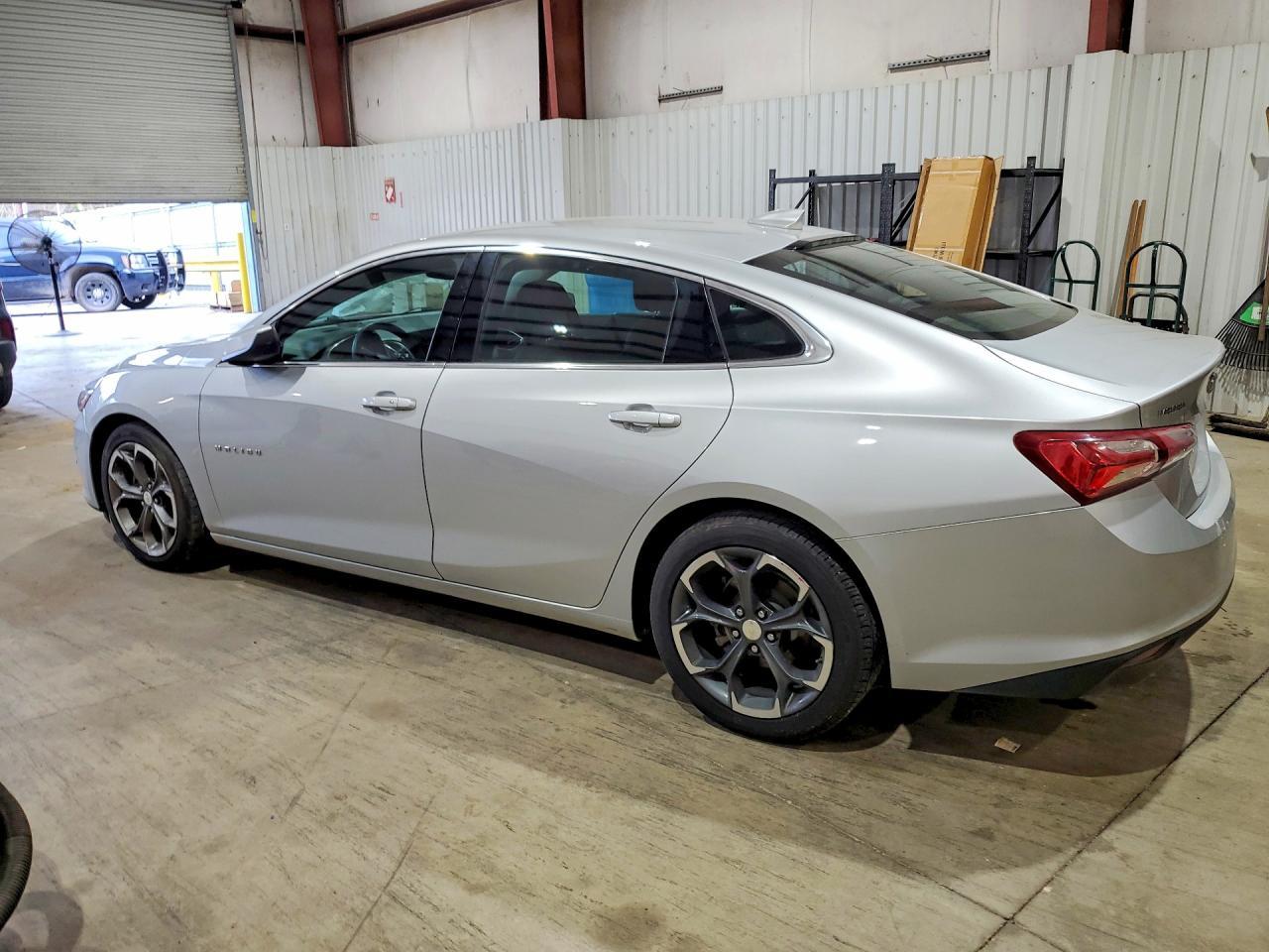 2021 Chevrolet Malibu Lt - Фото 2