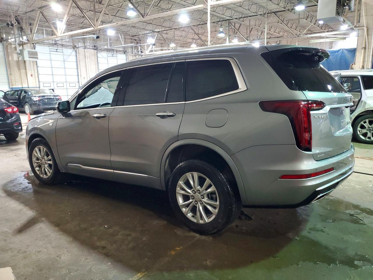 2025 Cadillac Xt6 Luxury - Фото 2