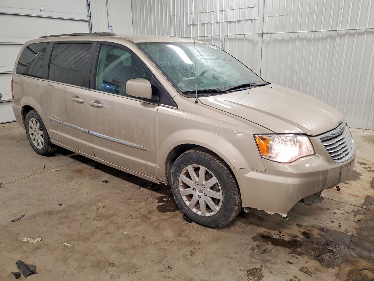 2016 Chrysler Town & Country Touring - Image 4