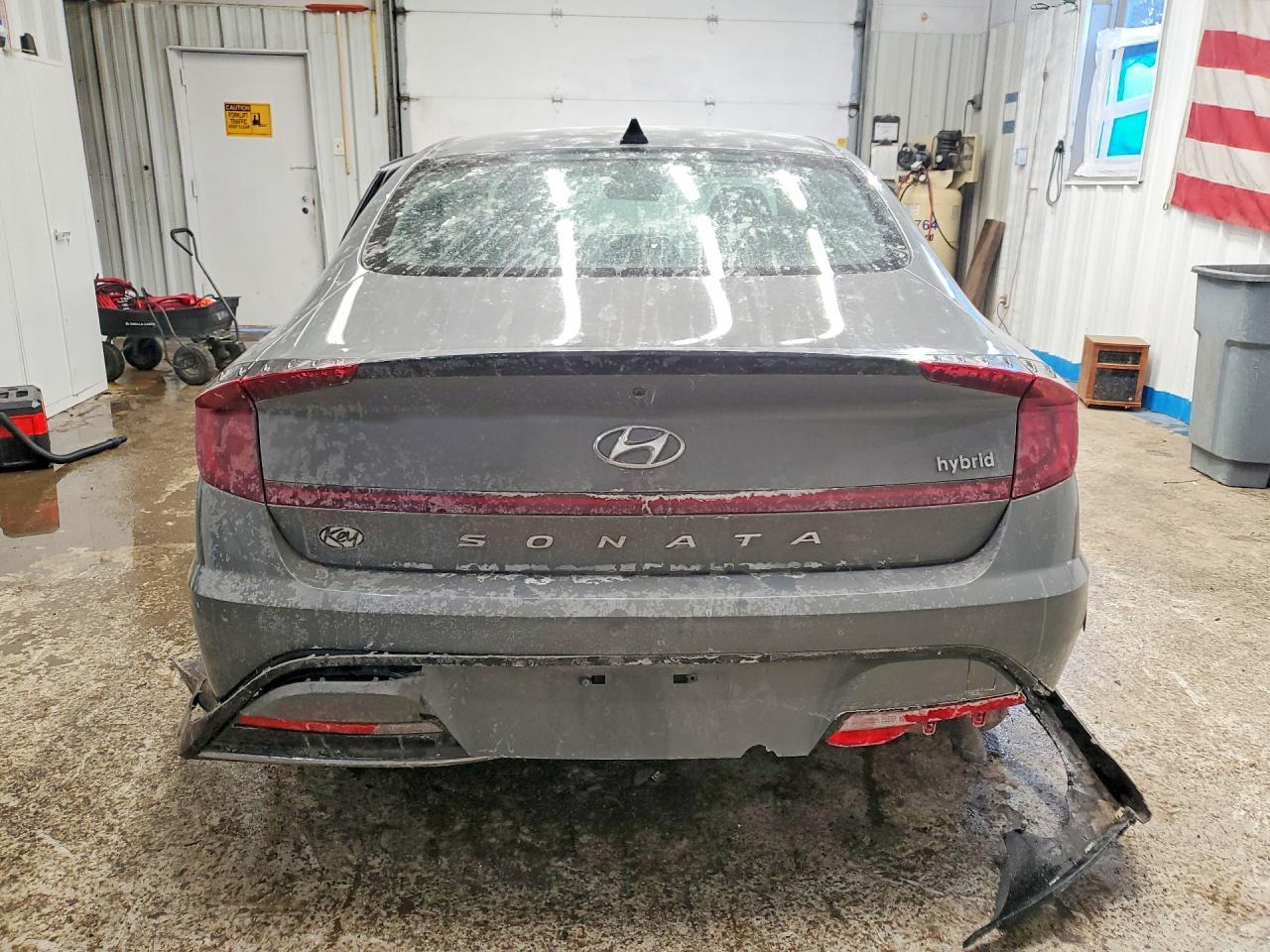 2022 Hyundai Sonata Hybrid - Image 6