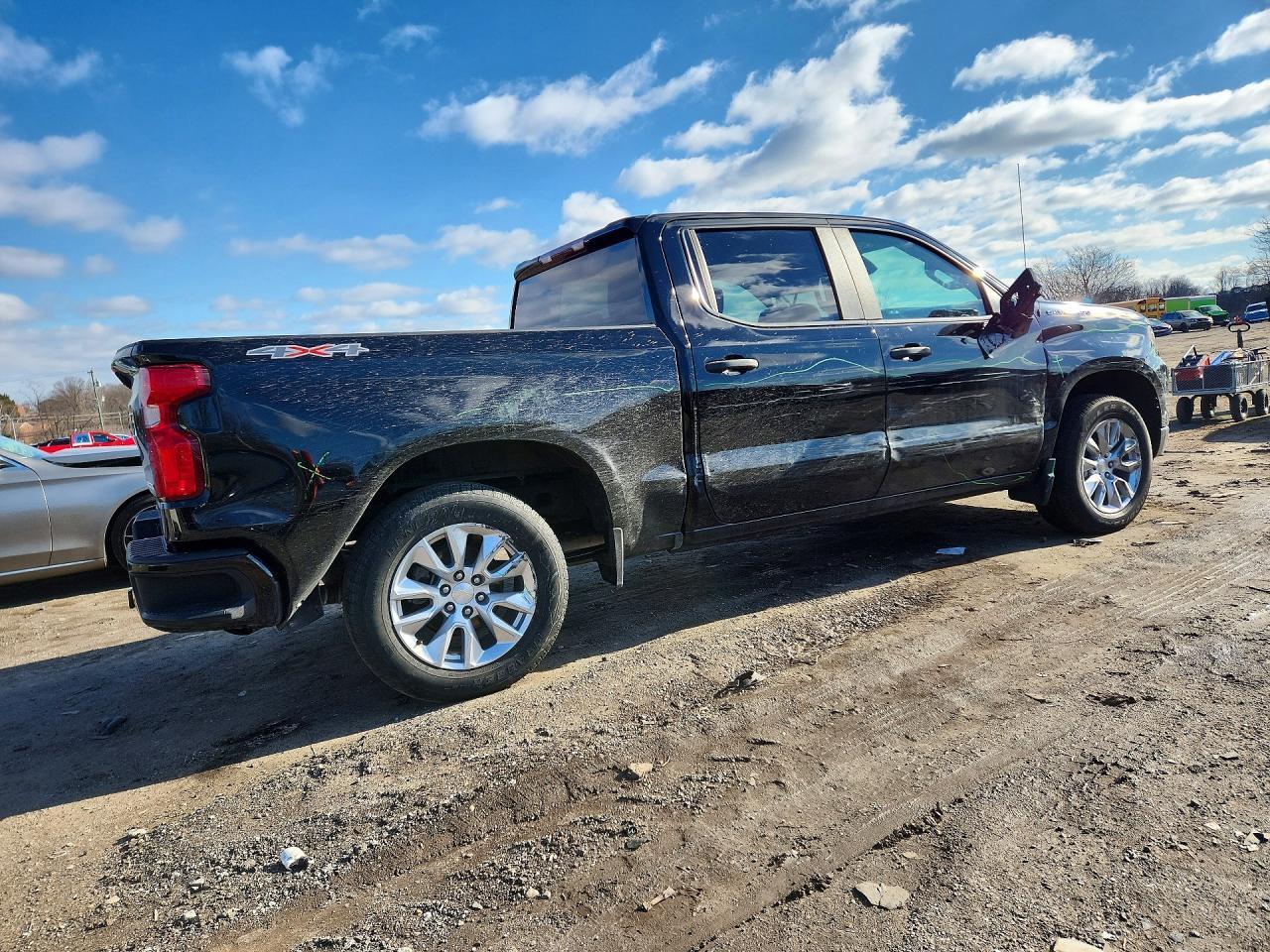 2023 Chevrolet Silverado K1500 Custom - Фото 3
