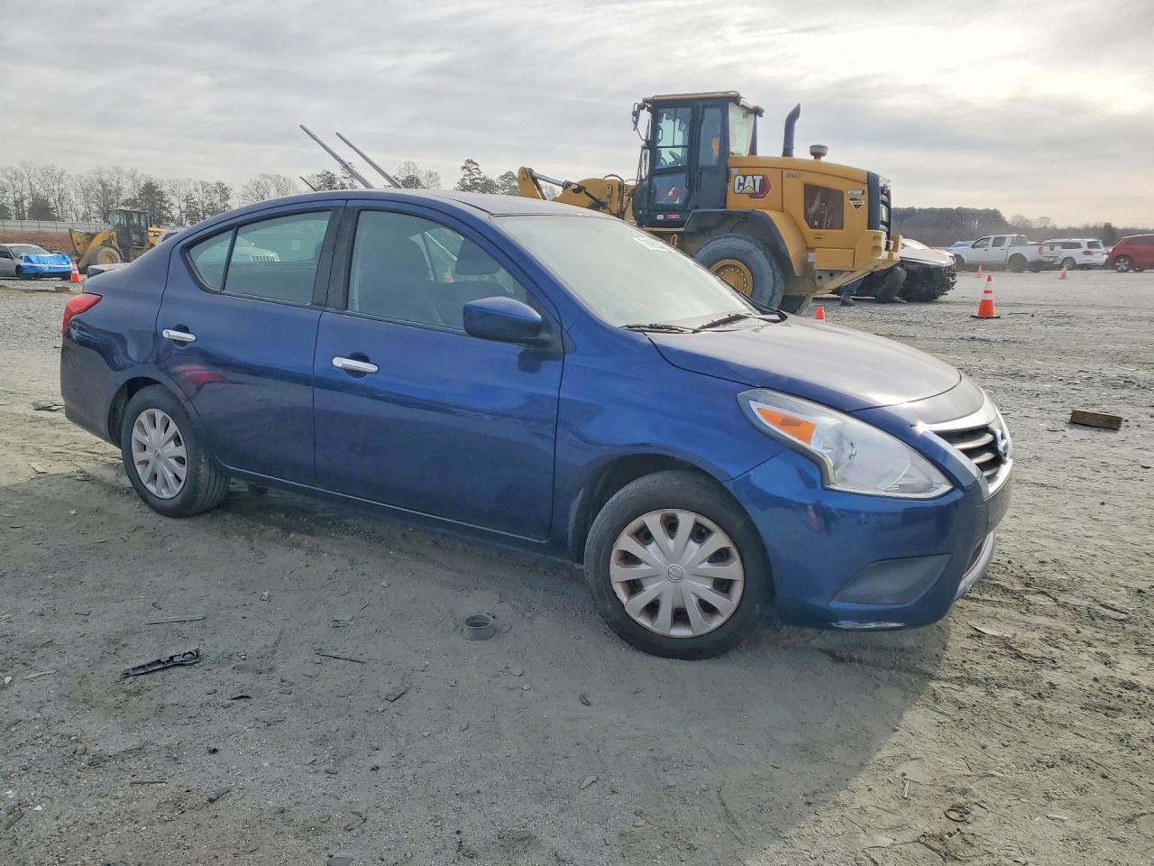 2018 Nissan Versa Sv - Image 4