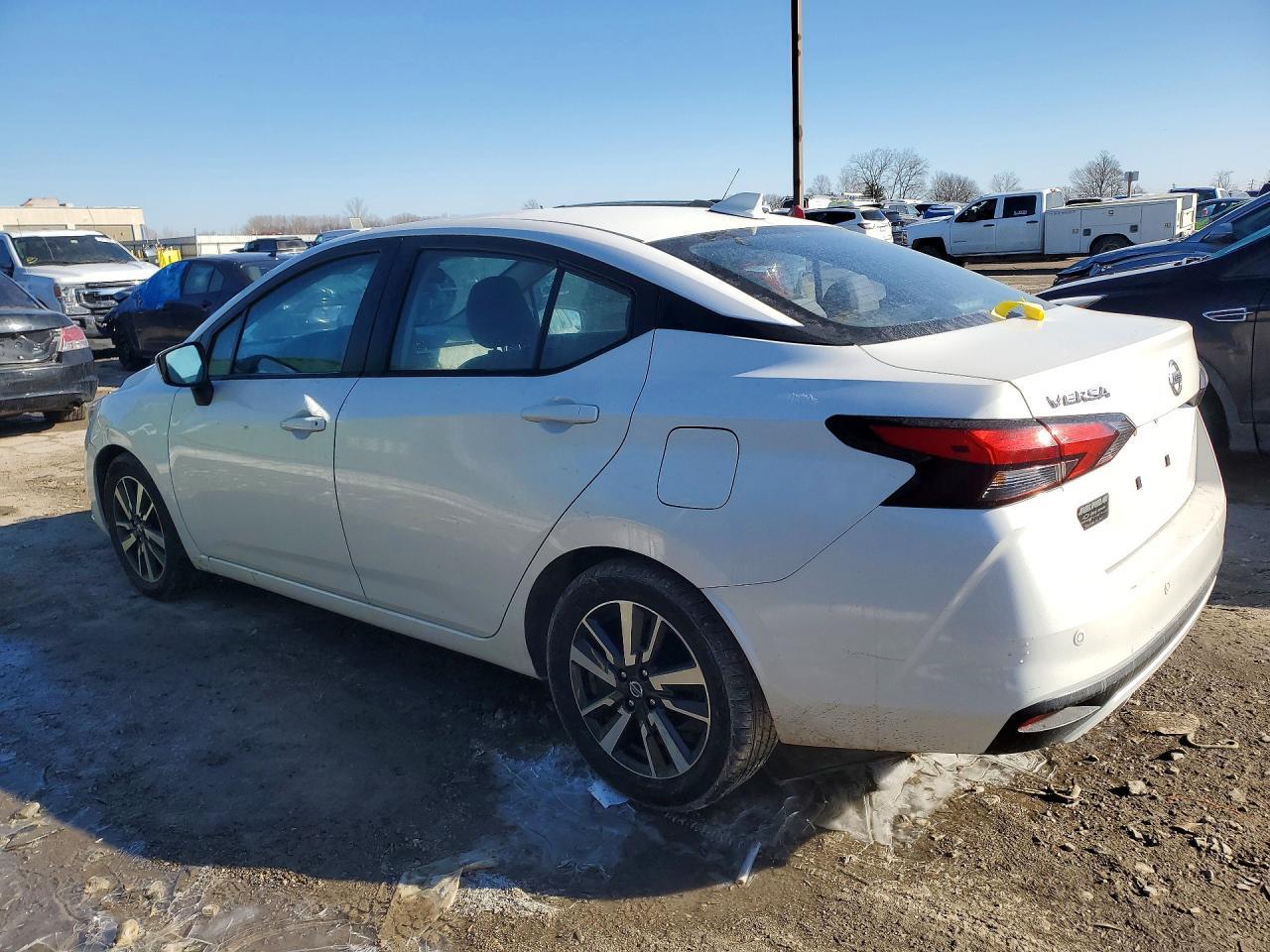 2021 Nissan Versa Sv - Фото 2