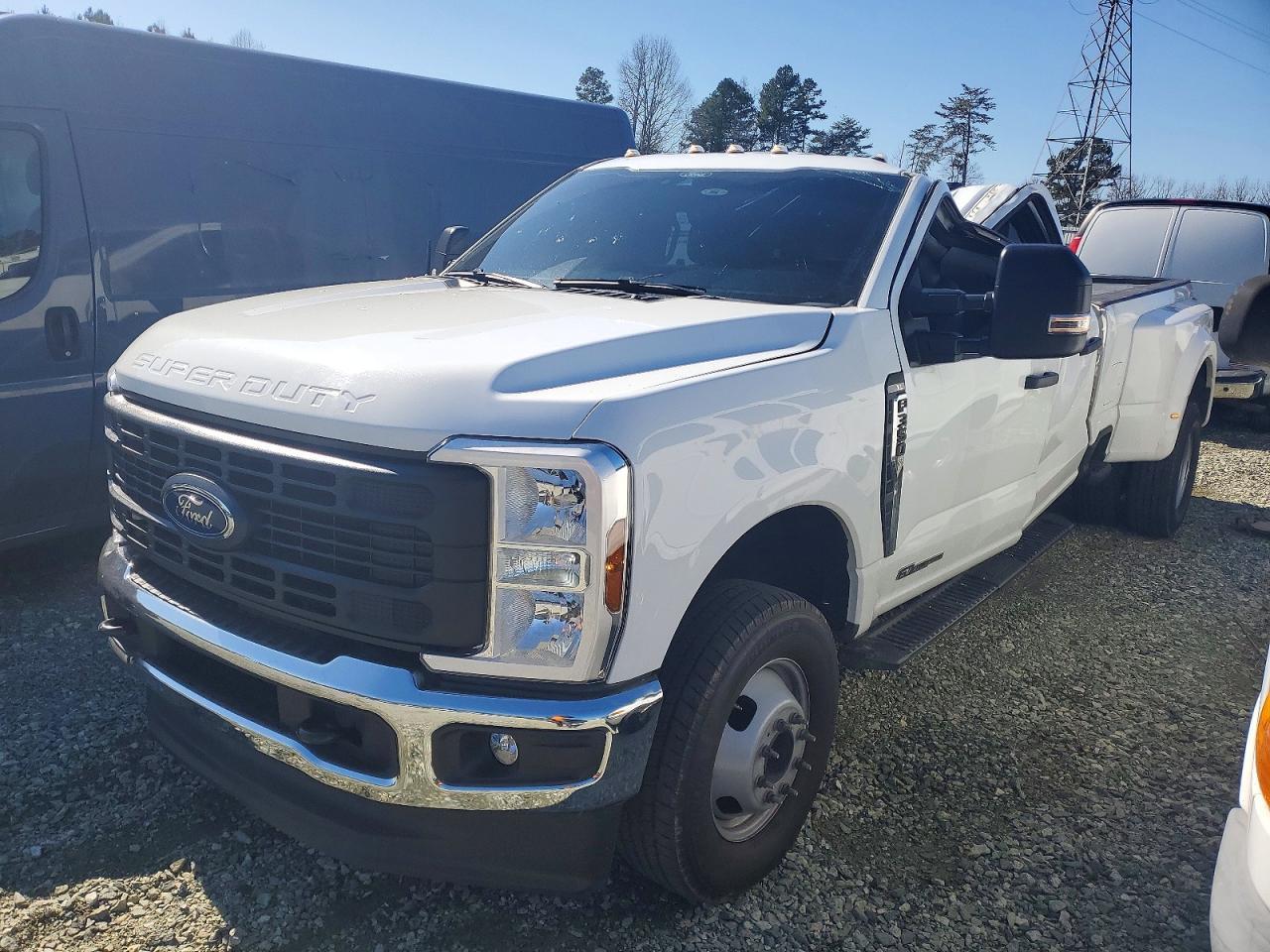2024 Ford F350 Super Duty - Фото 2
