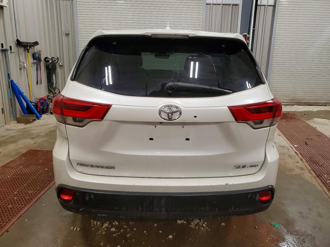 2017 Toyota Highlander Xle - Фото 6