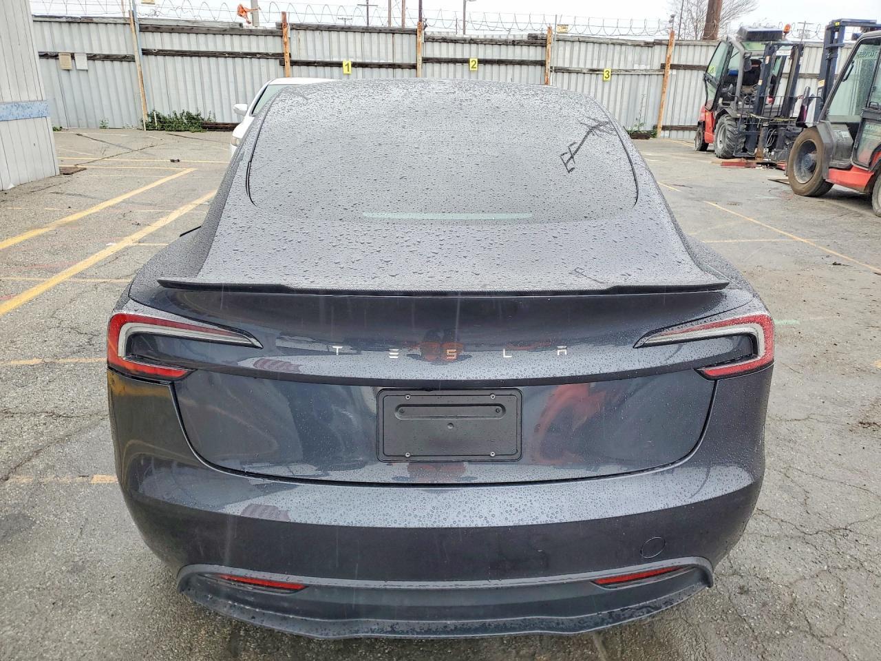2025 Tesla Model 3 - Image 6