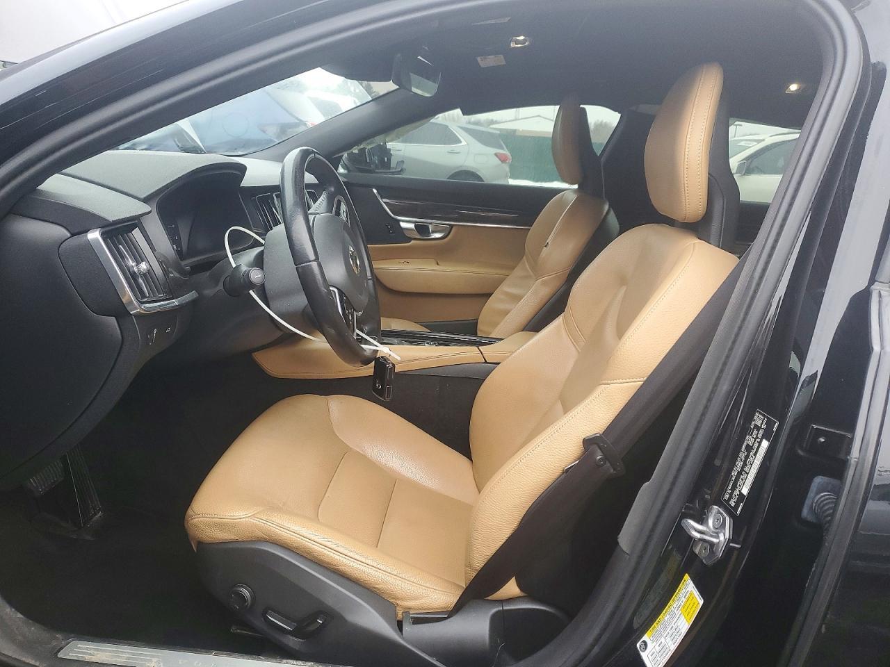 2018 Volvo S90 T5 Momentum - Image 7