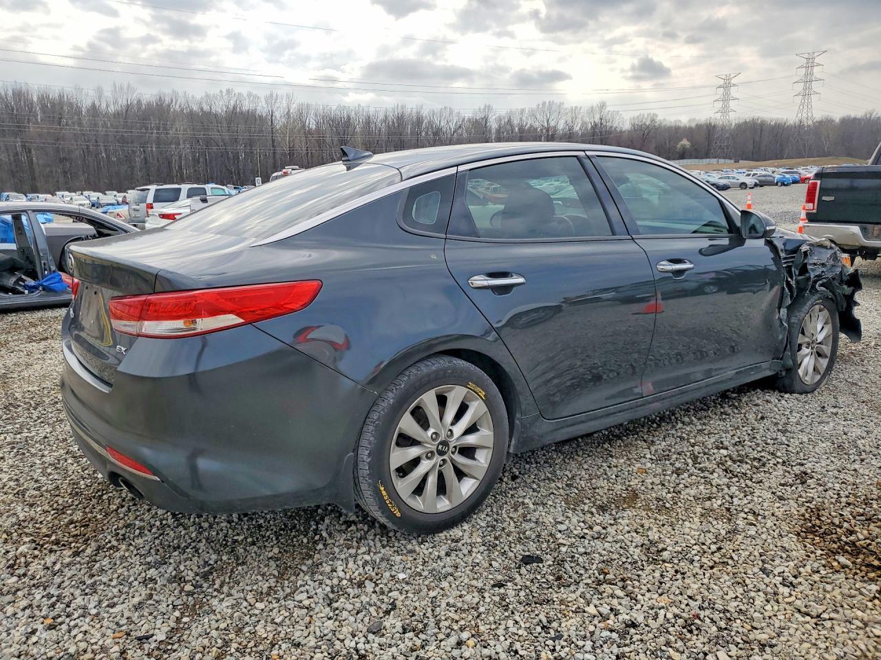 2016 Kia Optima Ex - Image 3