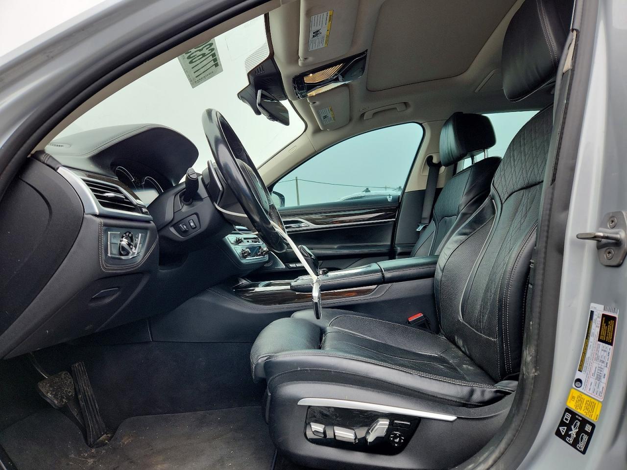 2016 BMW 750 Xi - Фото 7