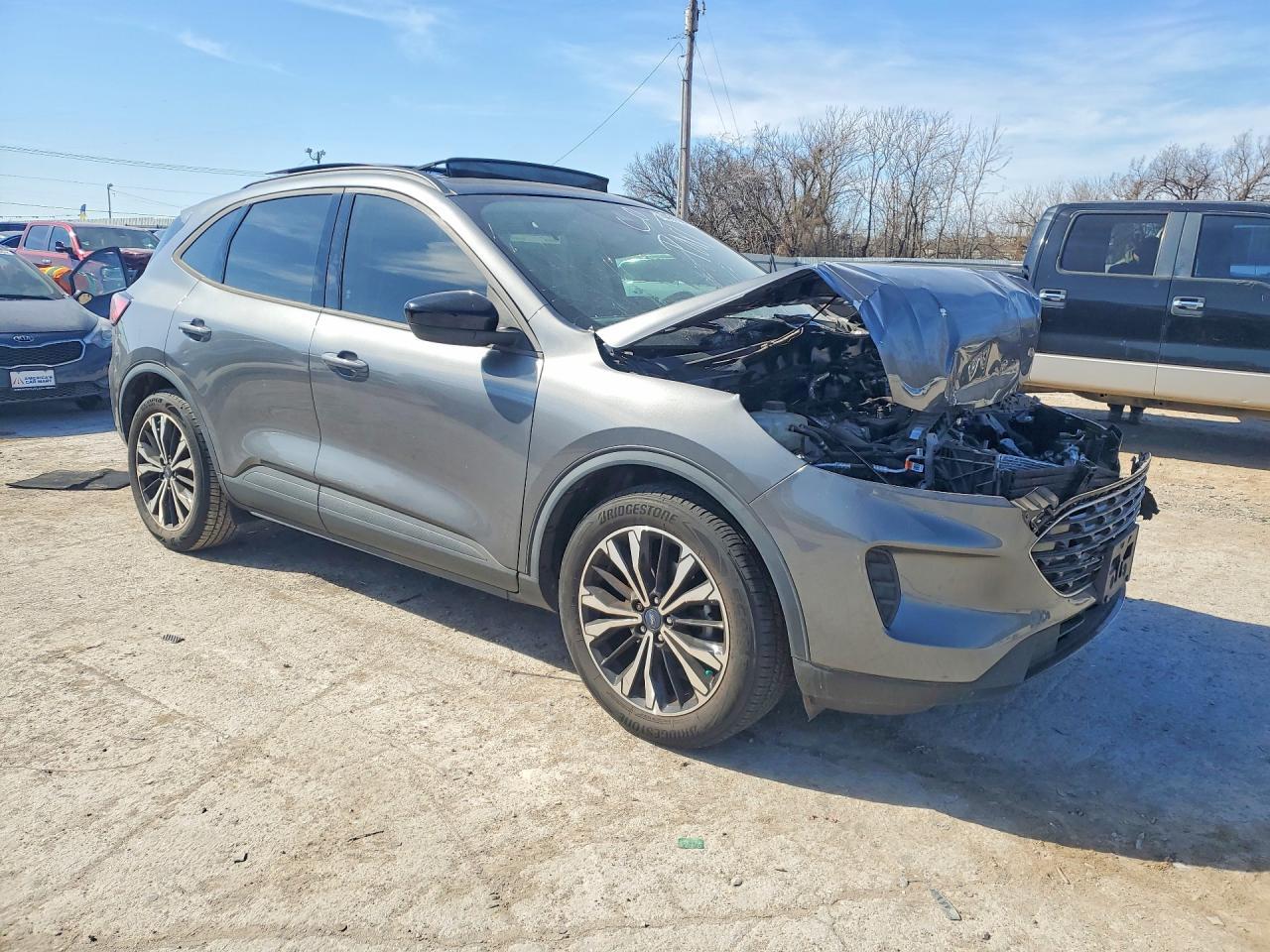 2021 Ford Escape Se - Фото 4