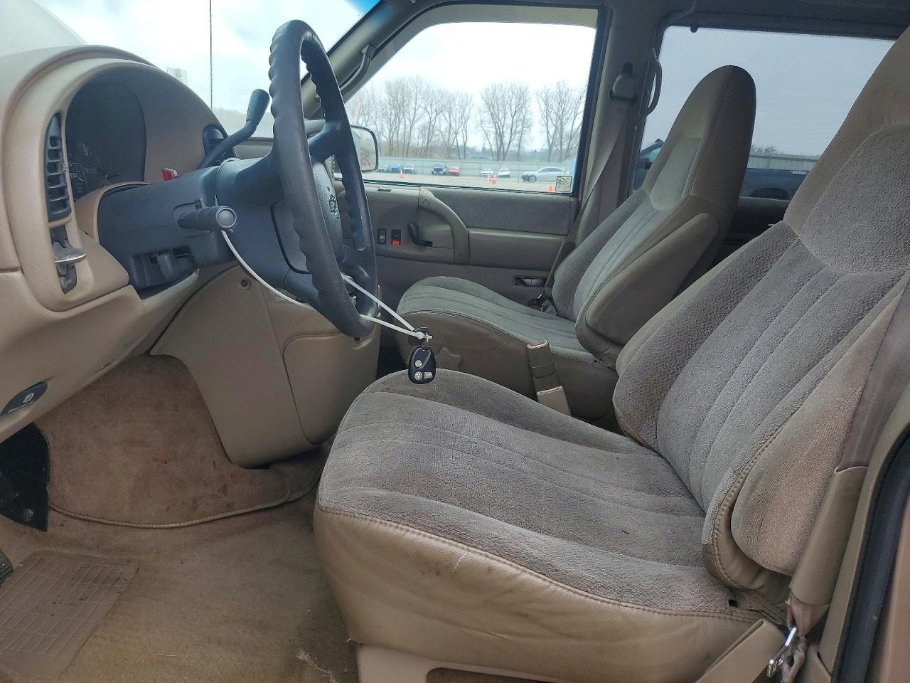 1999 Chev Astro - Фото 7