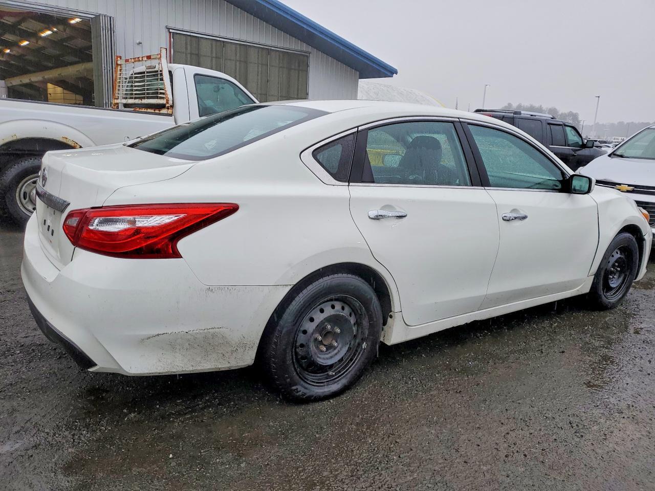 2017 Nissan Altima 2.5 - Фото 3
