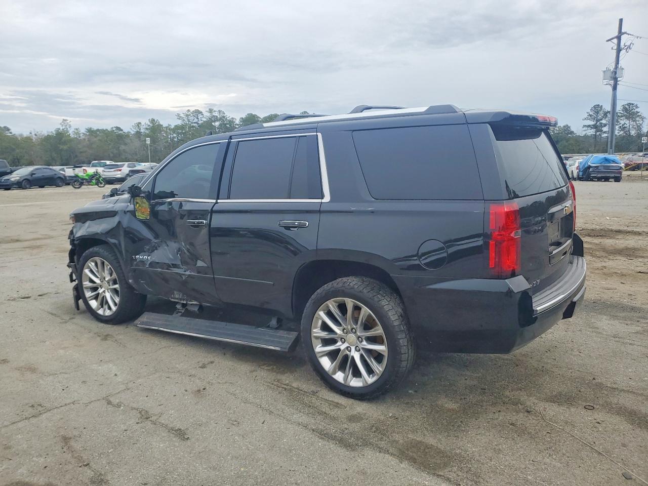 2019 Chevrolet Tahoe K1500 Premier - Фото 2