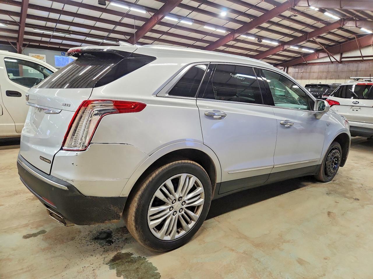 2018 Cadillac Xt5 Premium Luxury - Image 3