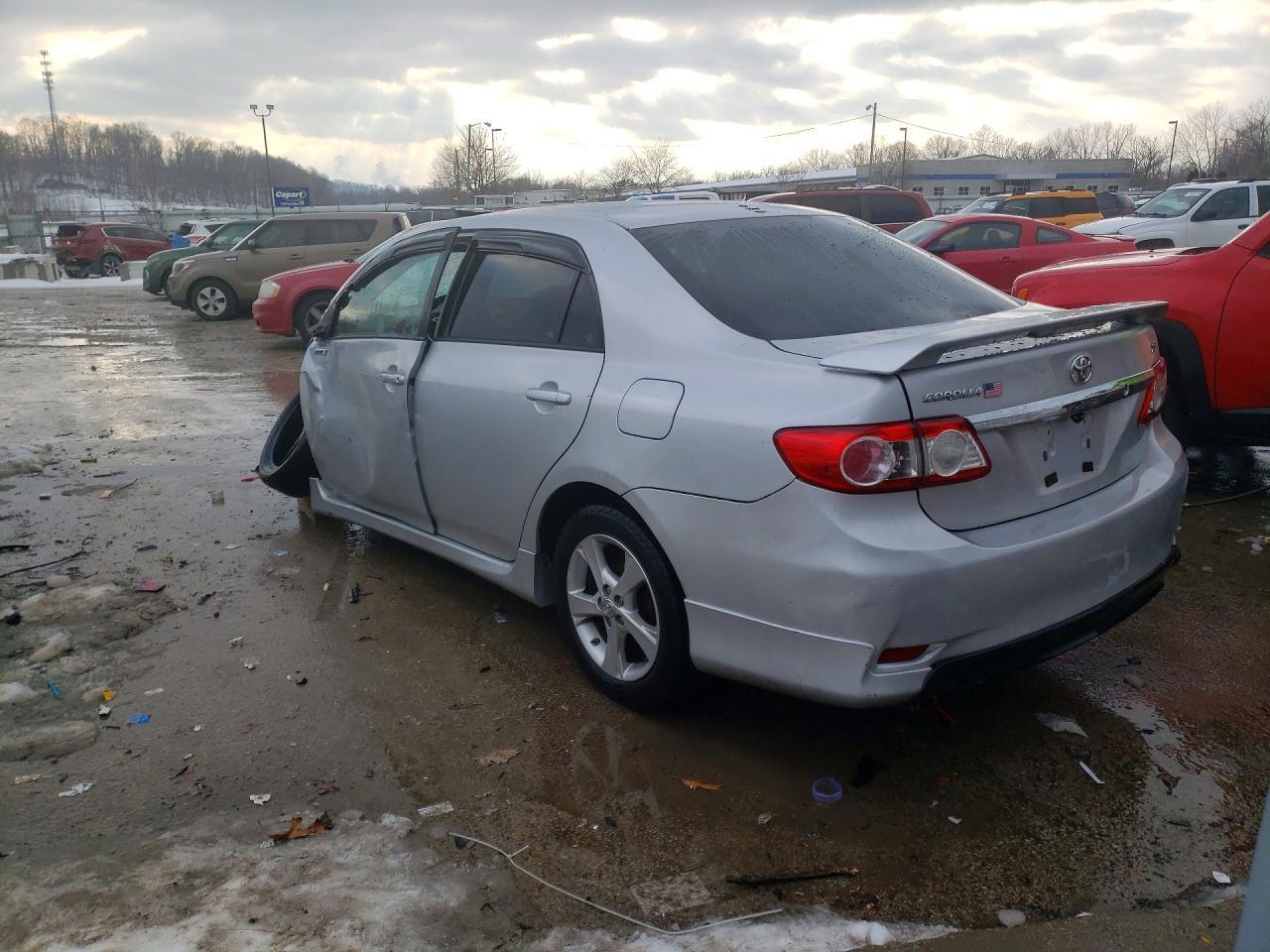2013 Toyota Corolla S - Фото 2