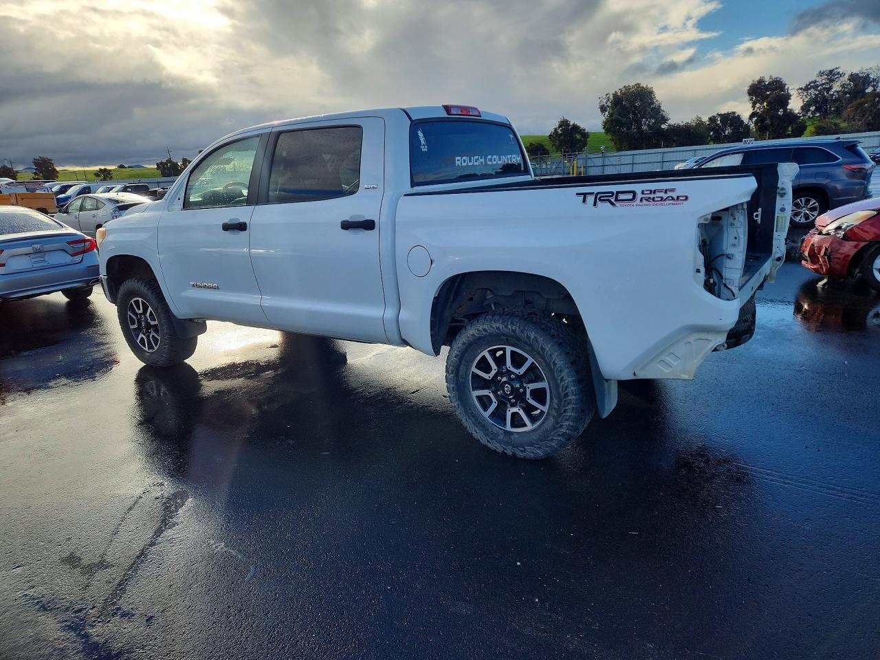 2016 Toyota Tundra Crewmax Sr5 - Image 2