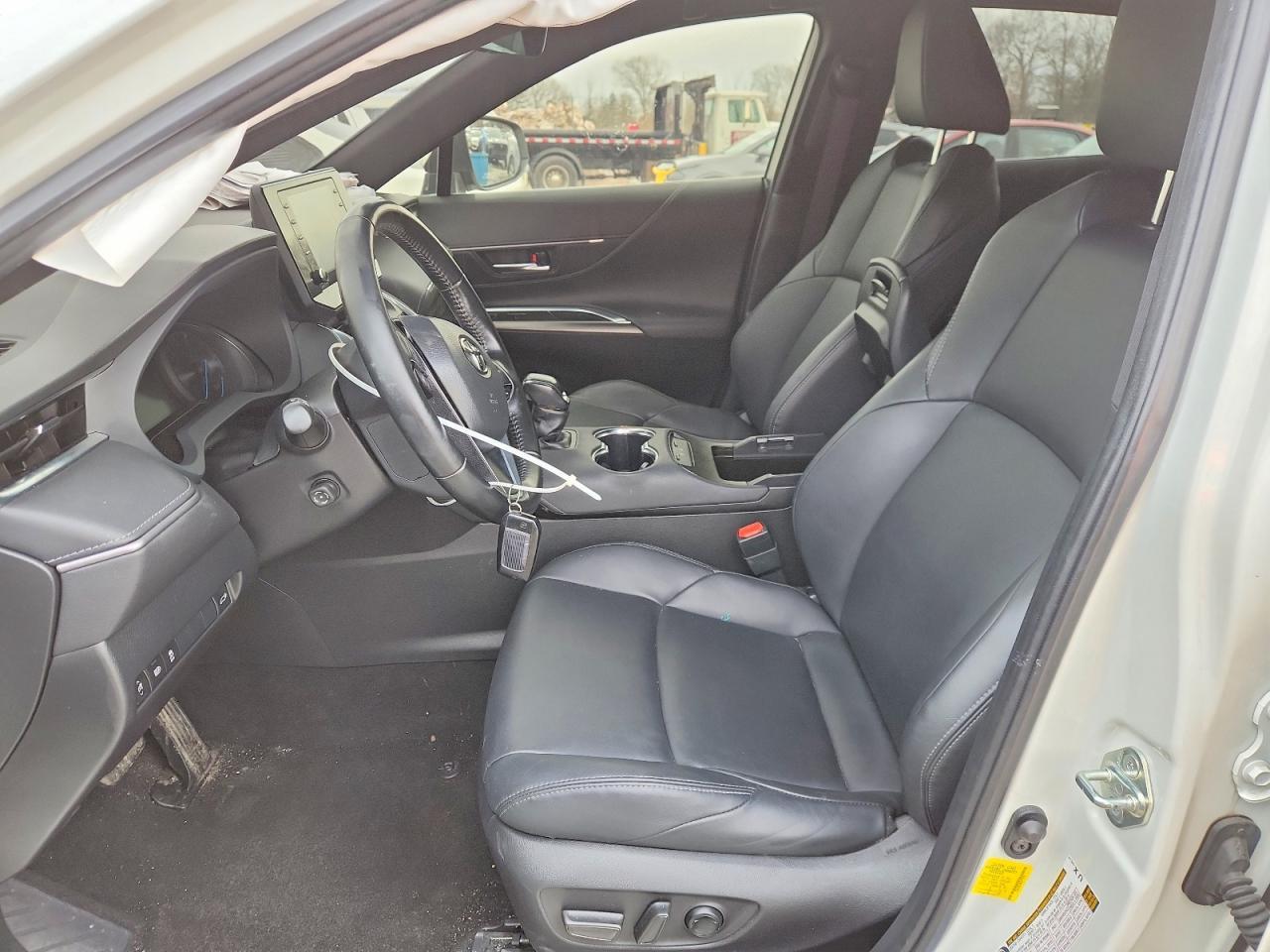 2022 Toyota Venza Xle - Image 7
