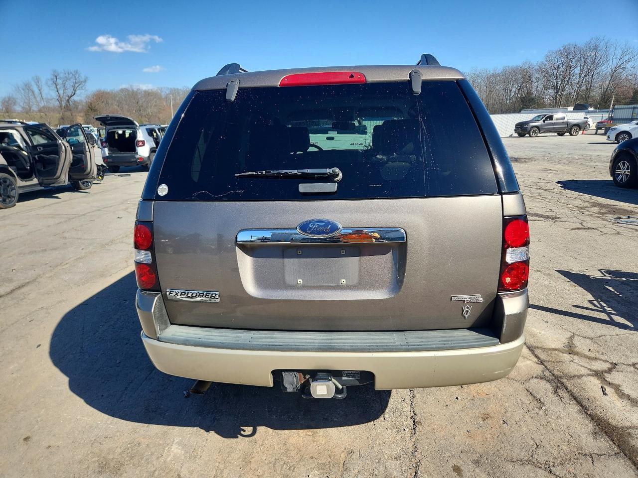 2006 Ford Explorer Eddie Bauer - Image 6
