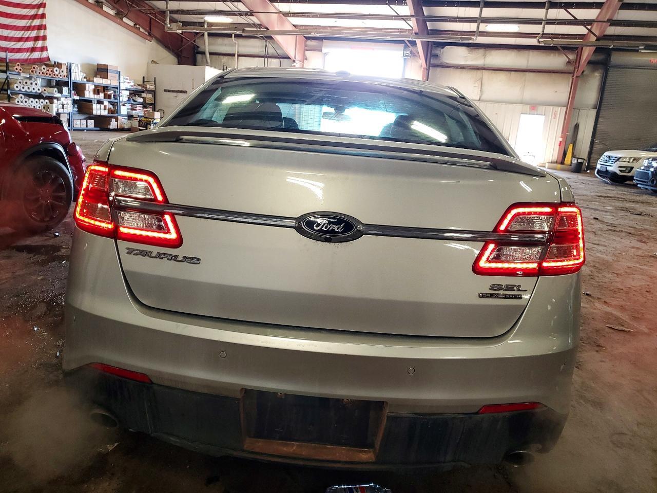 2019 Ford Taurus Sel - Image 6