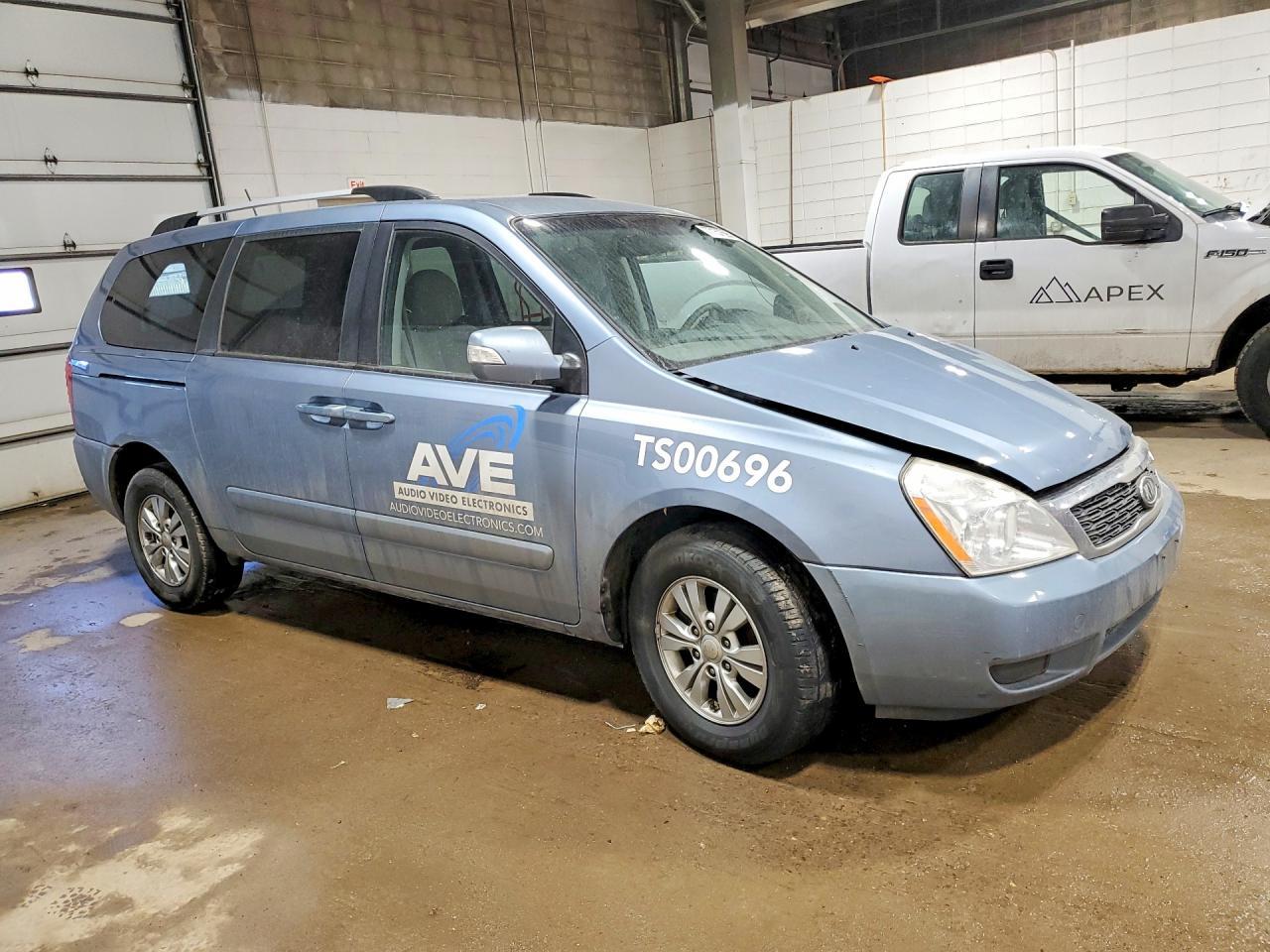 2012 Kia Sedona Lx - Фото 4