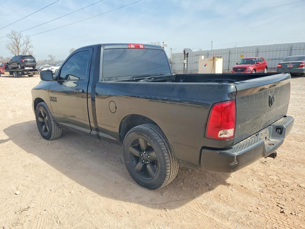 2019 Ram 1500 Classic Tradesman - Фото 2