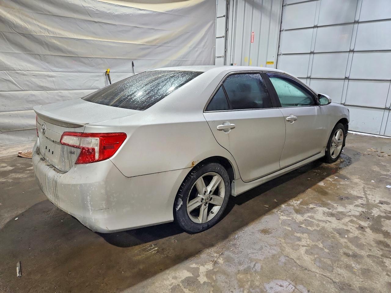 2012 Toyota Camry Se - Фото 3