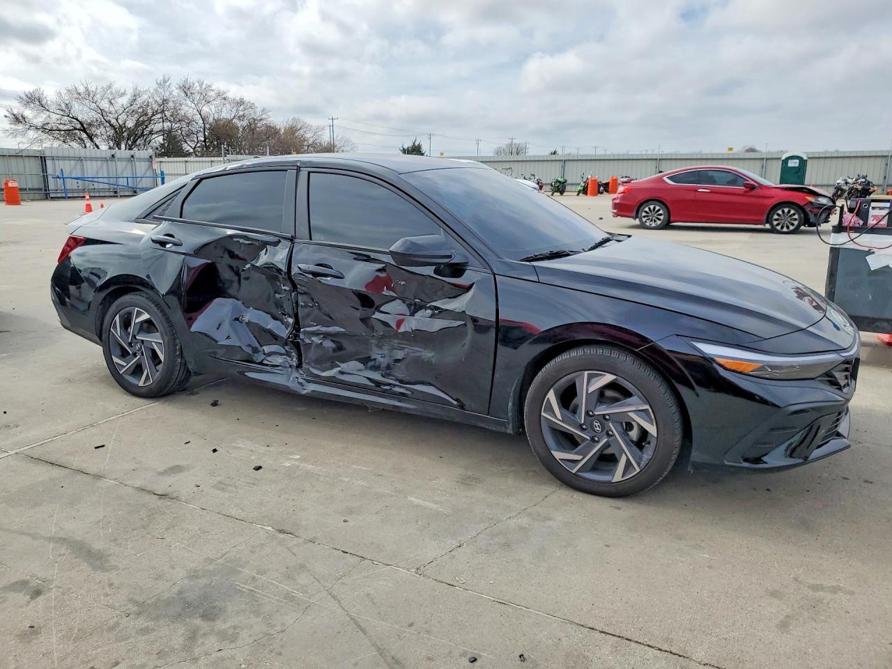 2025 Hyundai Elantra Sel Sport - Фото 4