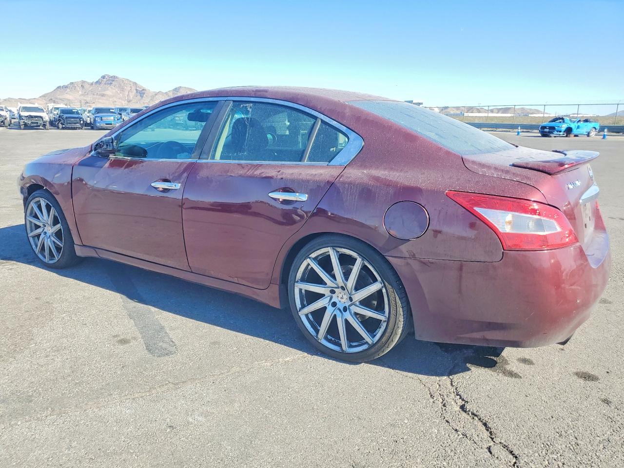 2010 Nissan Maxima S - Фото 2